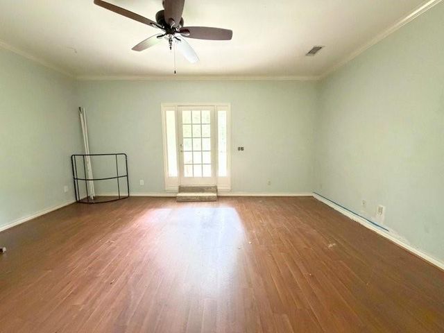 1123 Creekwood Street, Crockett, TX 75835