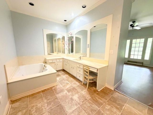 1123 Creekwood Street, Crockett, TX 75835
