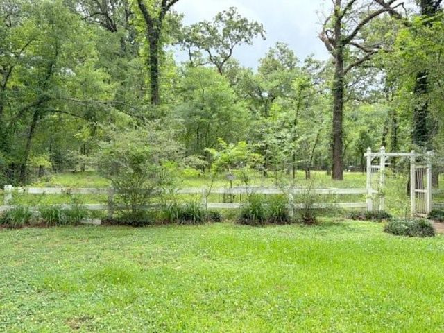 1123 Creekwood Street, Crockett, TX 75835