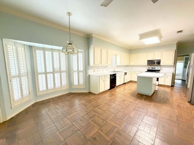 1123 Creekwood Street, Crockett, TX 75835