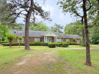 1123 Creekwood Street, Crockett, TX 75835
