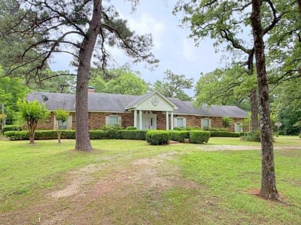 1123 Creekwood Street, Crockett, TX 75835