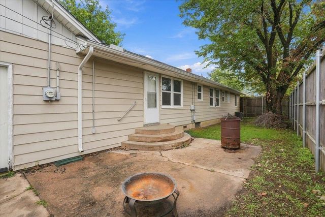 1421 E Kinkaid St, Wichita, KS 67211