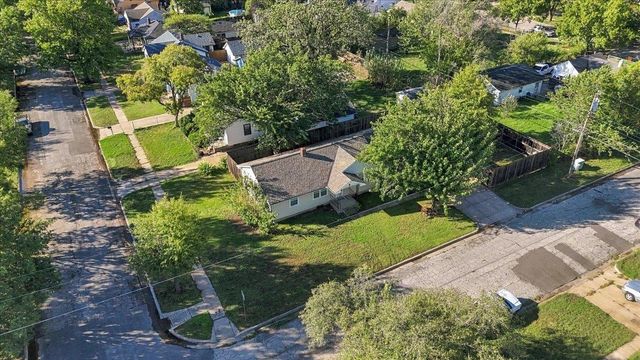 1421 E Kinkaid St, Wichita, KS 67211