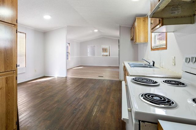 13173 S Lee Shore Drive, Willis, TX 77318