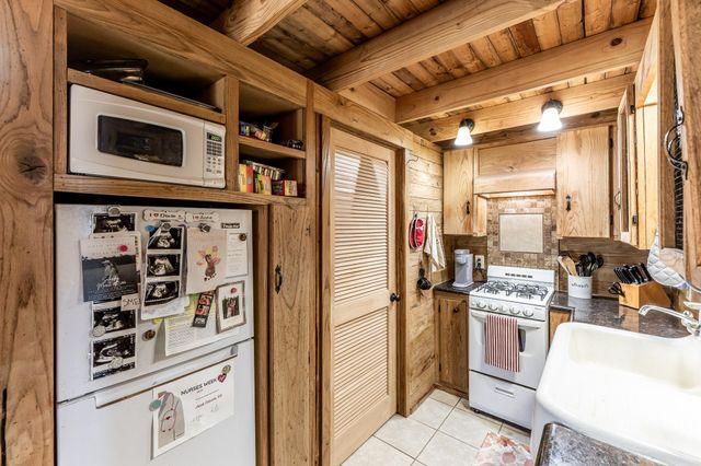 2991 State Highway 75 N, Huntsville, TX 77320