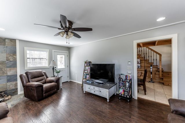 2991 State Highway 75 N, Huntsville, TX 77320