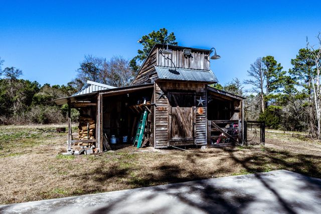 2991 State Highway 75 N, Huntsville, TX 77320