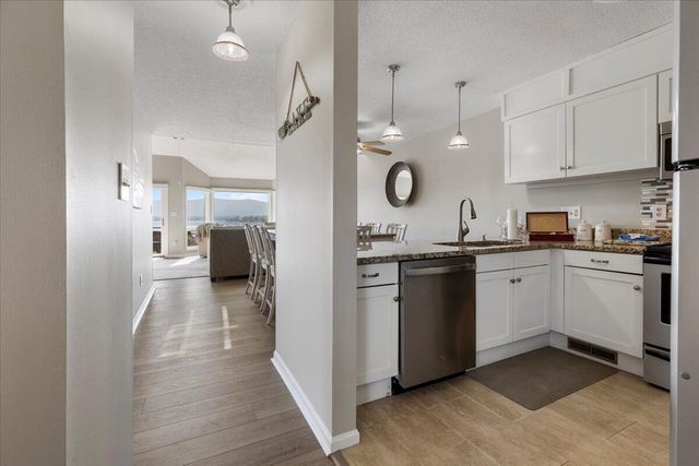 1206 Nature LN, Union Hall, VA 24176