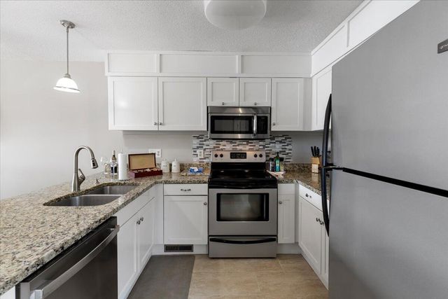 1206 Nature LN, Union Hall, VA 24176