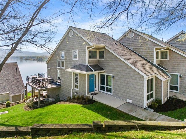 1206 Nature LN, Union Hall, VA 24176