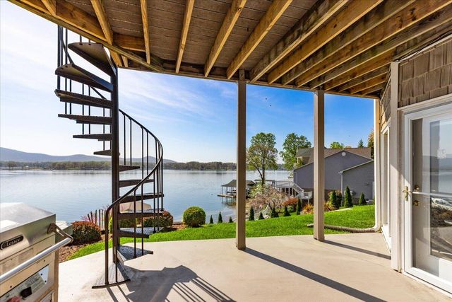 1206 Nature LN, Union Hall, VA 24176
