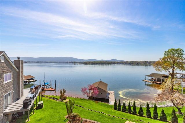 1206 Nature LN, Union Hall, VA 24176