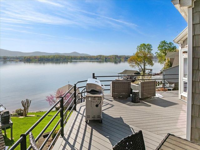 1206 Nature LN, Union Hall, VA 24176