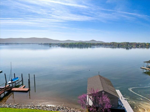 1206 Nature LN, Union Hall, VA 24176