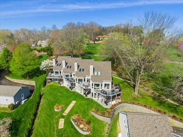 1206 Nature LN, Union Hall, VA 24176