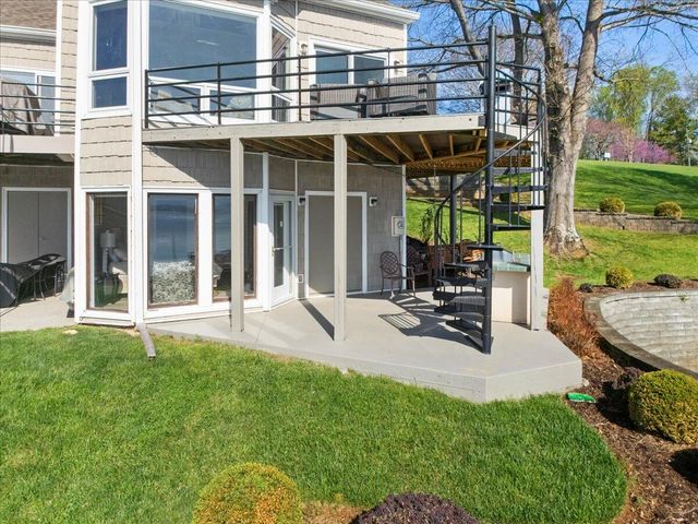 1206 Nature LN, Union Hall, VA 24176