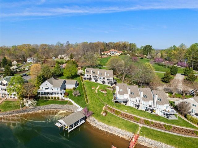 1206 Nature LN, Union Hall, VA 24176