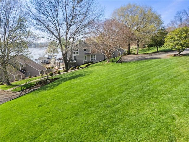 1206 Nature LN, Union Hall, VA 24176