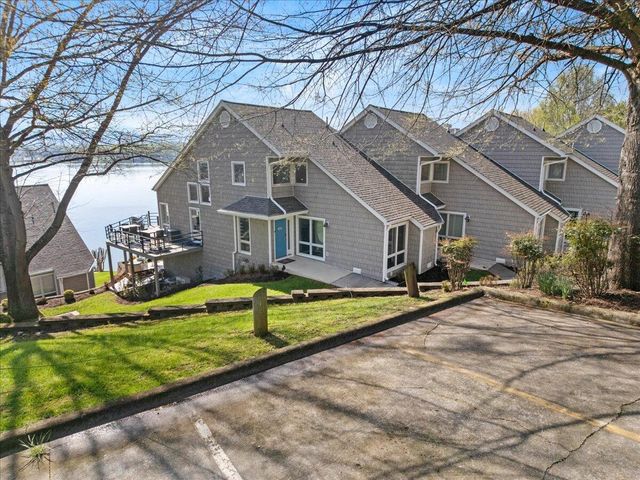 1206 Nature LN, Union Hall, VA 24176
