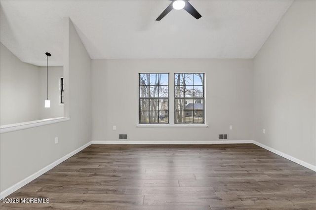 109 Larkspur Lane, Jackson, NJ 08527