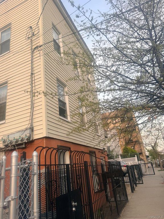 859 E 220th Street E, Bronx, NY 10467