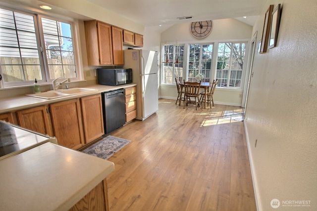 27720 128th Place SE, Kent, WA 98030