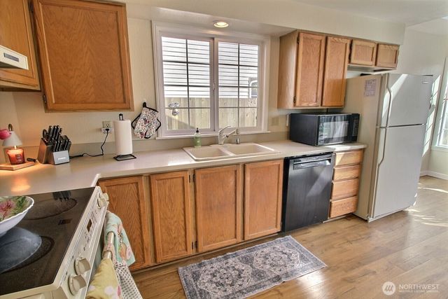 27720 128th Place SE, Kent, WA 98030