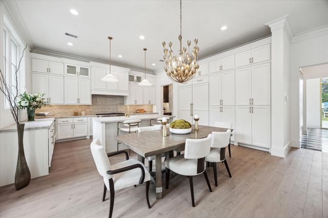 27 Wentworth Place Lane, Houston, TX 77027