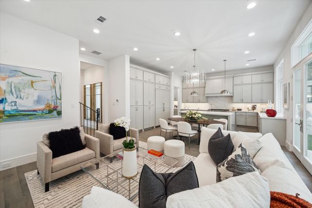 27 Wentworth Place Lane, Houston, TX 77027