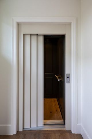 164 Waverley Street, Palo Alto, CA 94301