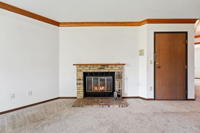 1063 Duckwood Drive 102, Eagan, MN 55123