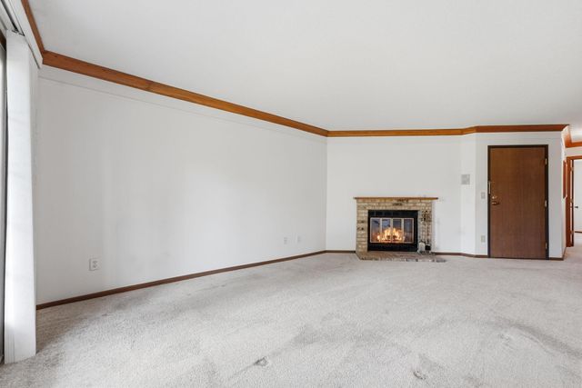 1063 Duckwood Drive 102, Eagan, MN 55123