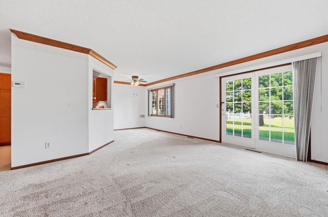1063 Duckwood Drive 102, Eagan, MN 55123