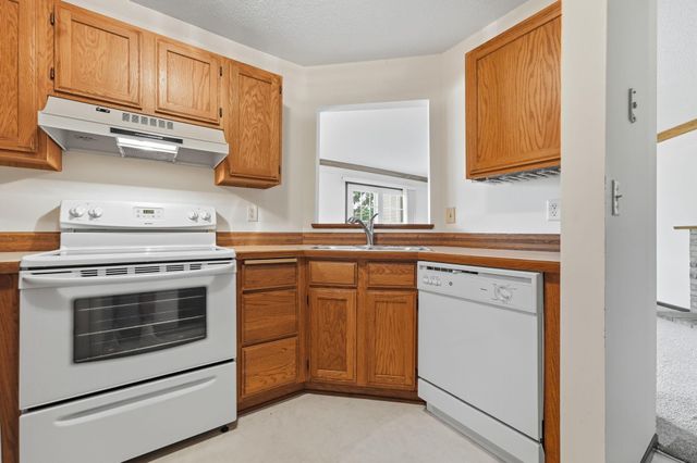 1063 Duckwood Drive 102, Eagan, MN 55123