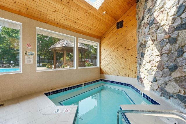 1063 Duckwood Drive 102, Eagan, MN 55123