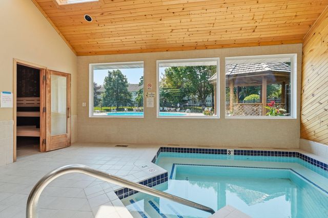 1063 Duckwood Drive 102, Eagan, MN 55123
