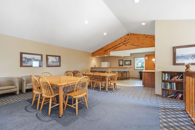1063 Duckwood Drive 102, Eagan, MN 55123