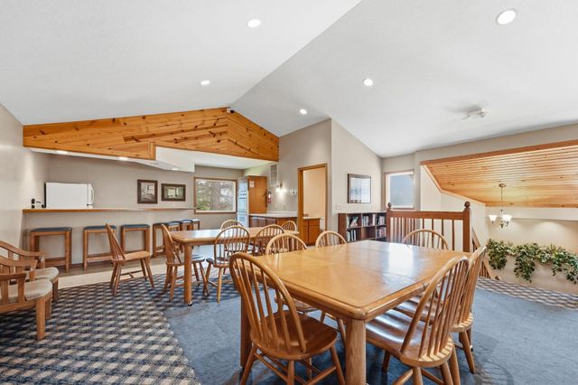 1063 Duckwood Drive 102, Eagan, MN 55123
