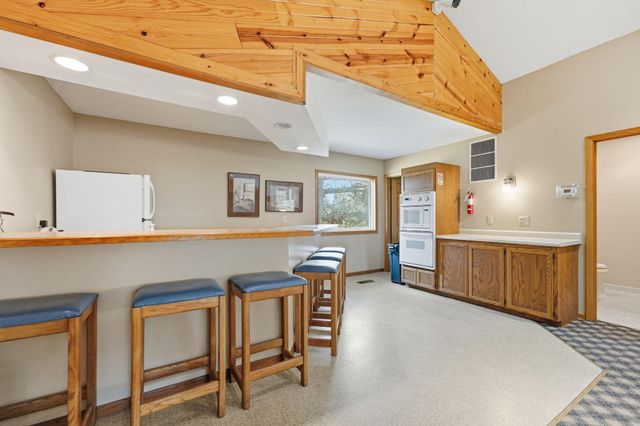 1063 Duckwood Drive 102, Eagan, MN 55123