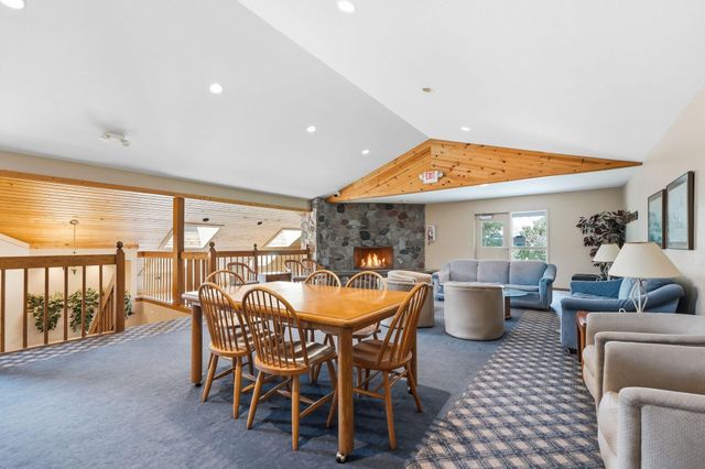 1063 Duckwood Drive 102, Eagan, MN 55123