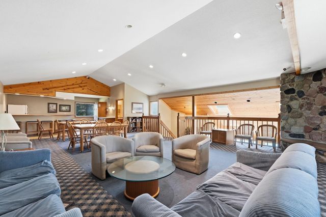 1063 Duckwood Drive 102, Eagan, MN 55123