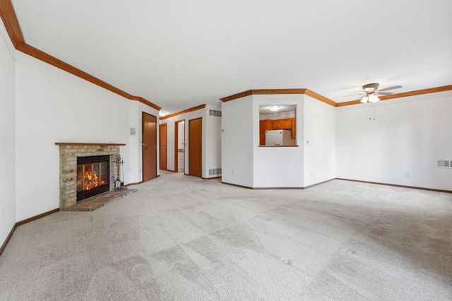 1063 Duckwood Drive 102, Eagan, MN 55123