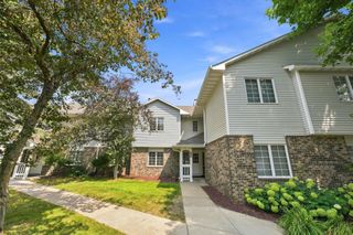 1063 Duckwood Drive 102, Eagan, MN 55123