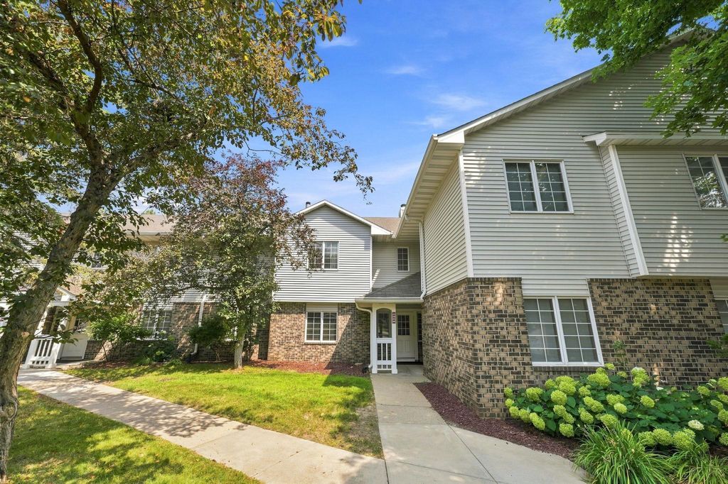 1063 Duckwood Drive 102, Eagan, MN 55123