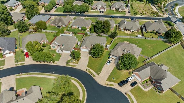 2306 SW Clover Court, Bentonville, AR 72712