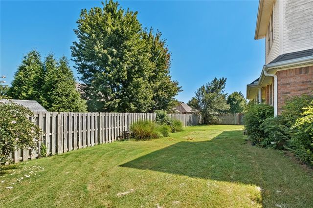 2306 SW Clover Court, Bentonville, AR 72712