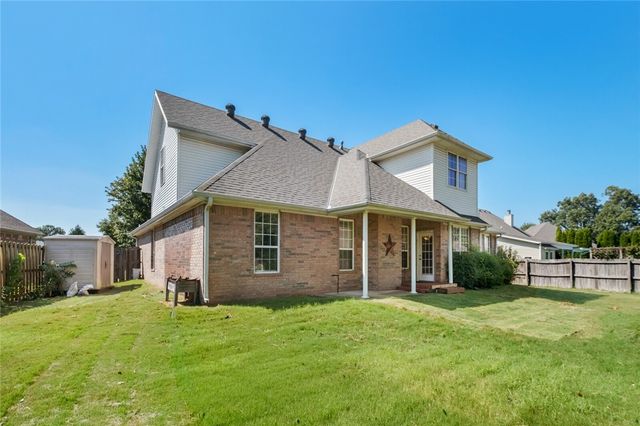 2306 SW Clover Court, Bentonville, AR 72712
