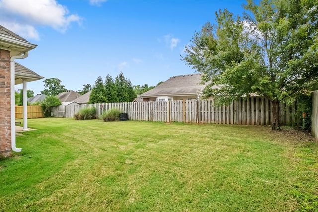 2306 SW Clover Court, Bentonville, AR 72712