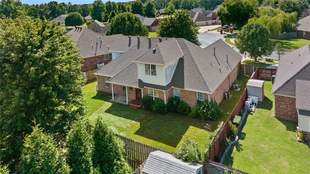 2306 SW Clover Court, Bentonville, AR 72712